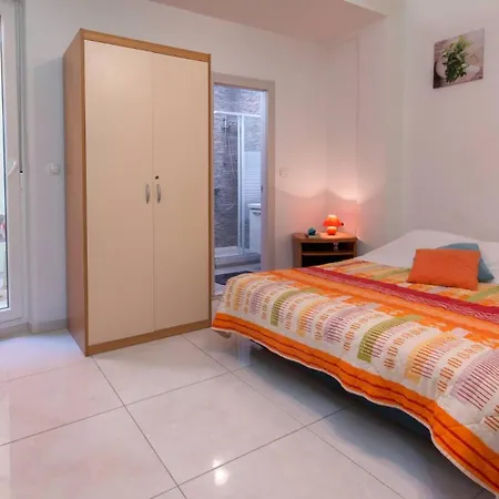 Guest house Pleasant Oriana Near The Sea-pula *