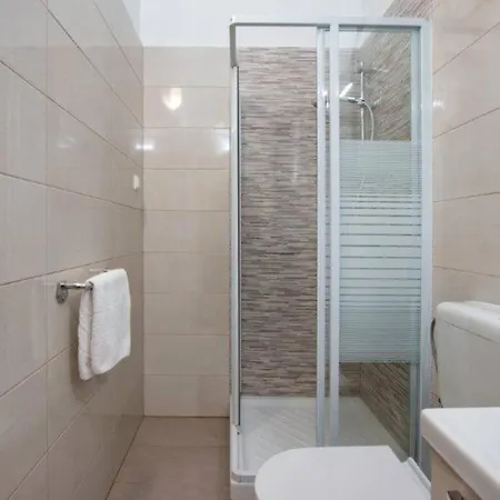 Guest house Pleasant Oriana Near The Sea-pula *