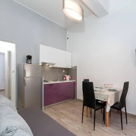 Pleasant Oriana Near The Sea-pula 3* Pula